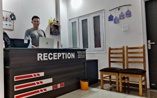 OYO 28196 Hotel Corbett Radiance