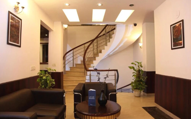 FabHotel First Star HUDA Metro
