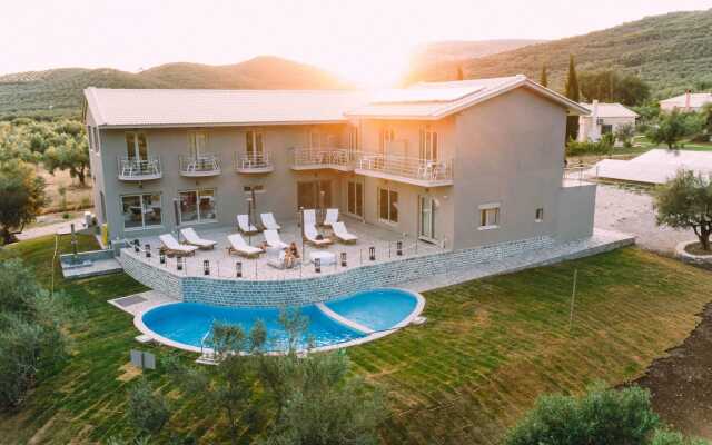 Socrates Organic Village Agrilia