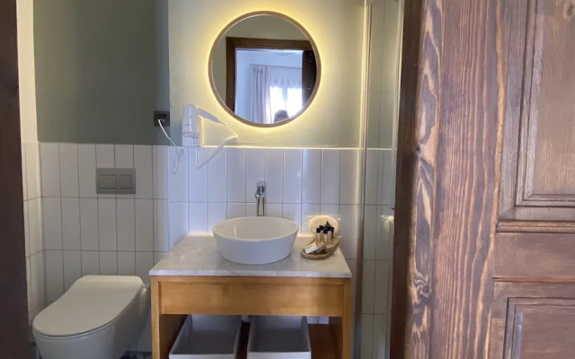 Min Ayvalık (Adults Only +12)