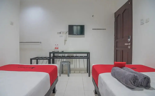 RedDoorz near Nagoya Citywalk Batam 2