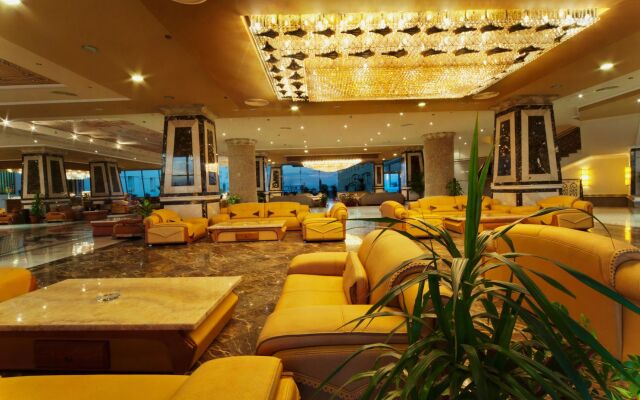 AMC Royal Hotel & Spa