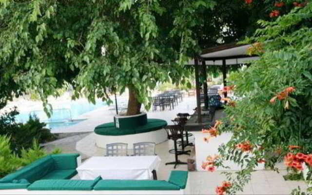 Flora Safir Hotel