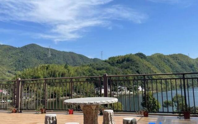Ningguo Impression Hongcun Inn (Chujiatan Branch)