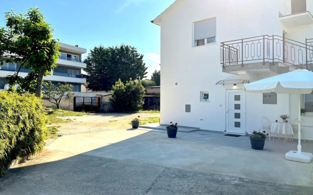 Apartment Erika - for 2 near the beach