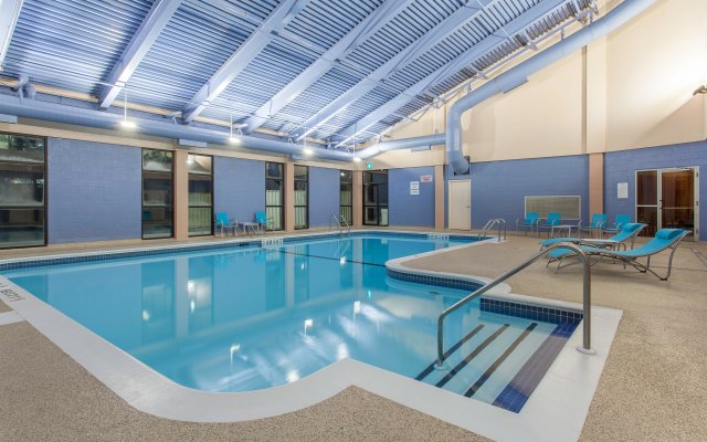 Holiday Inn Express & Suites Mississauga-Toronto Southwest by IHG