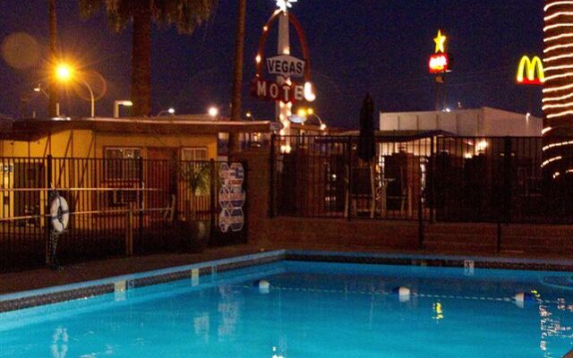 Desert Hills Motel