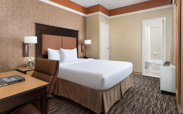 Collins Hotel