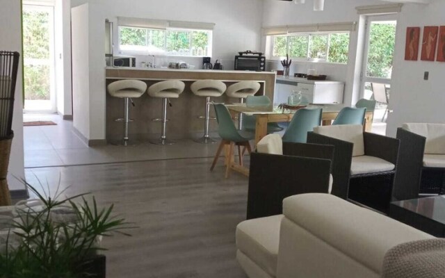 Hermosa Gran Casa con Piscina en Olmue