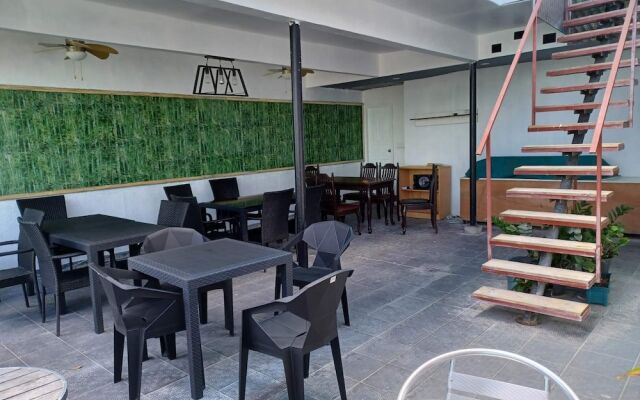 Huvandhumaa Inn