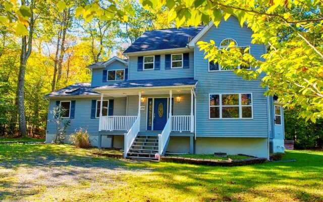 Holiday Home Near Lake and Pool