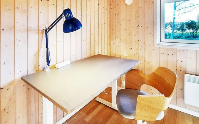 6 Person Holiday Home in Dannemare