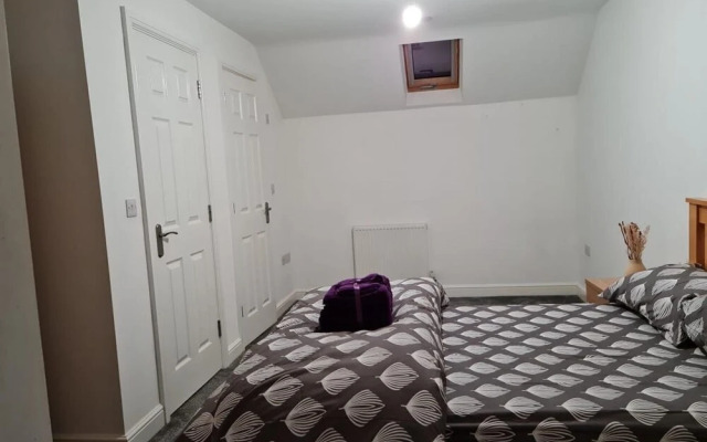 Impeccable 4-bed House Near Manchester City Centre