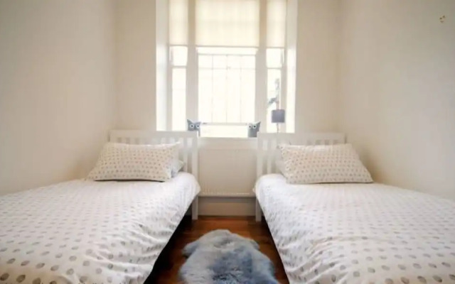 14 Budgenor Lodge, Midhurst