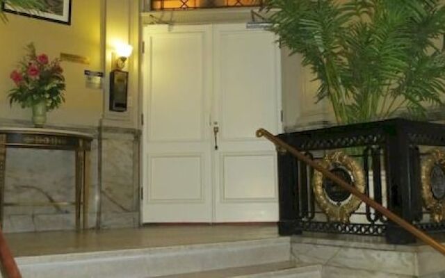 Financial District Furnished Apartment