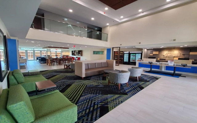 Holiday Inn Express And Suites Arlington North - Stadium Area by IHG