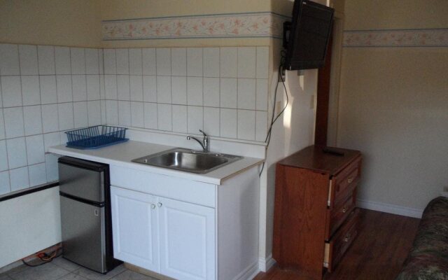 Scottish Inn Near the Falls and Casino