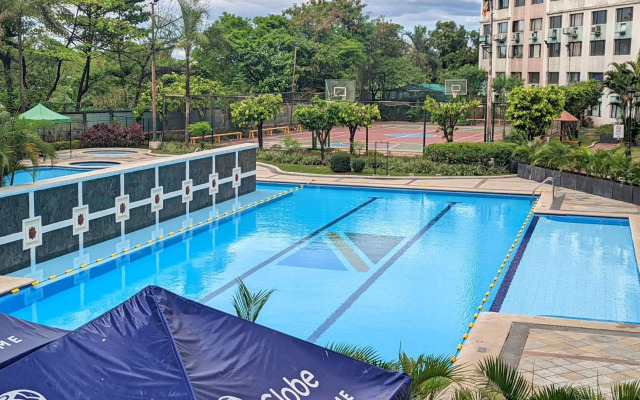 1BR Artist Loft Cambridge Cainta Pasig Fast Wifi