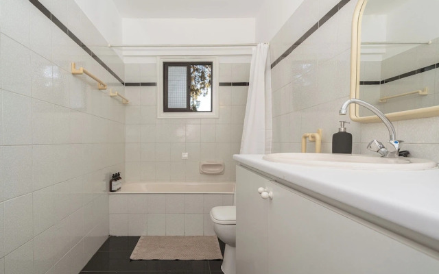 City Center Modern Boho Stay