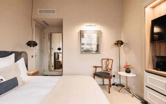 Hotel 717