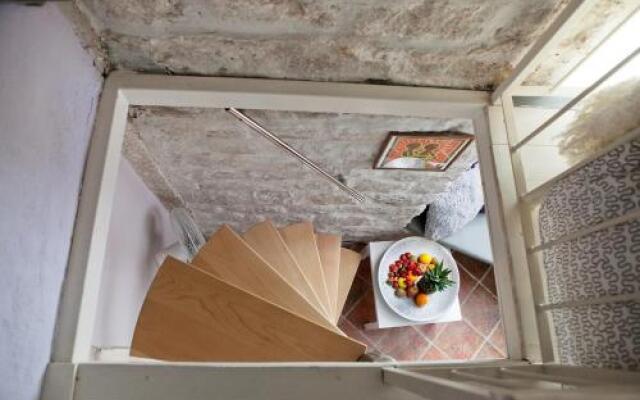 Aurora Tiny Apartment