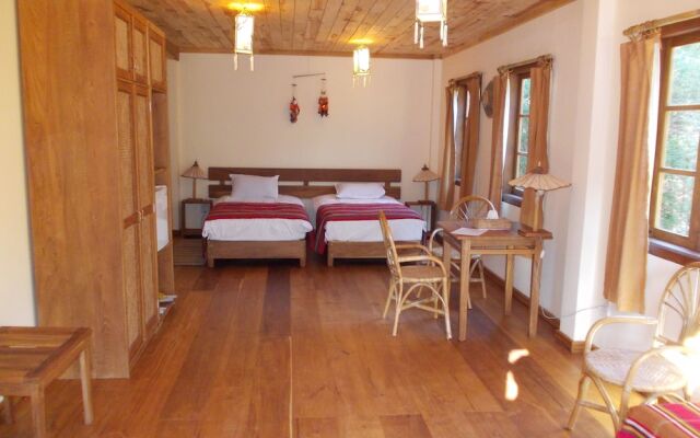 Thitaw Lay House B & B