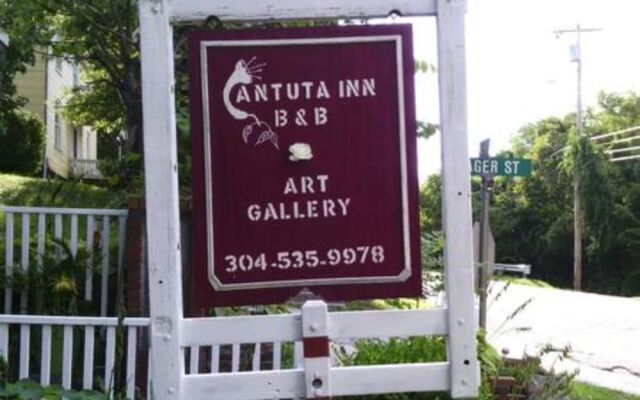 Cantuta Inn