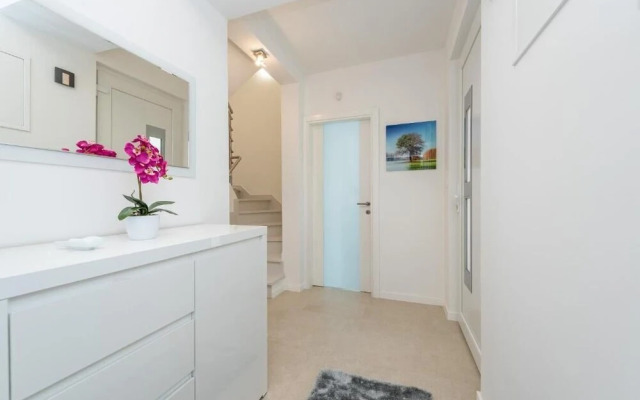 Sunset apartment with private pool and jacuzzi