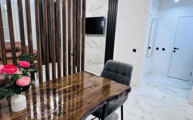 I'm at home on 178B Gorodskaya Street