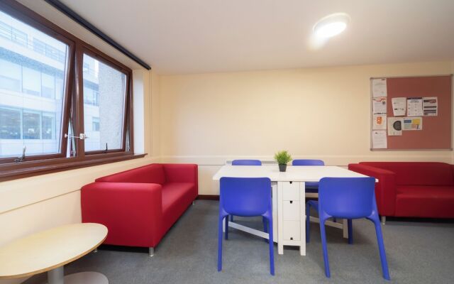 JOIVY Inviting flat near Edinburgh Castle - Adults Only