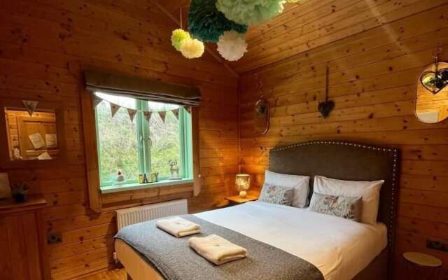 Hollybush Lodges