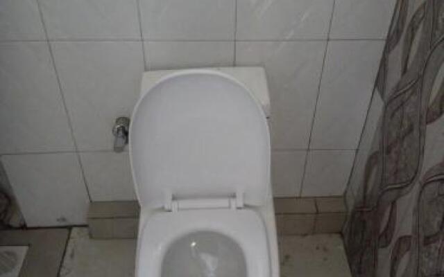 Euro Suites Hotel Bukoto