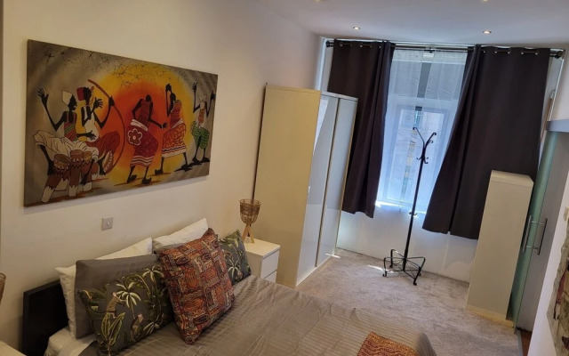 Captivating 2-bed Apartment in Liverpool