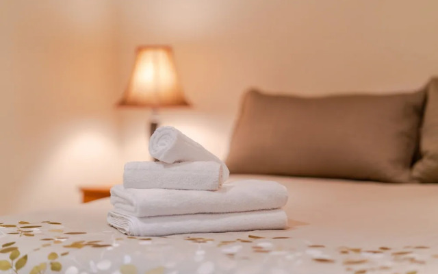 Birkenhead Super Cozy & Comfort Shared Room