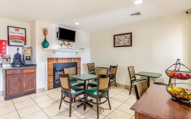 Econo Lodge Glade Springs I-81