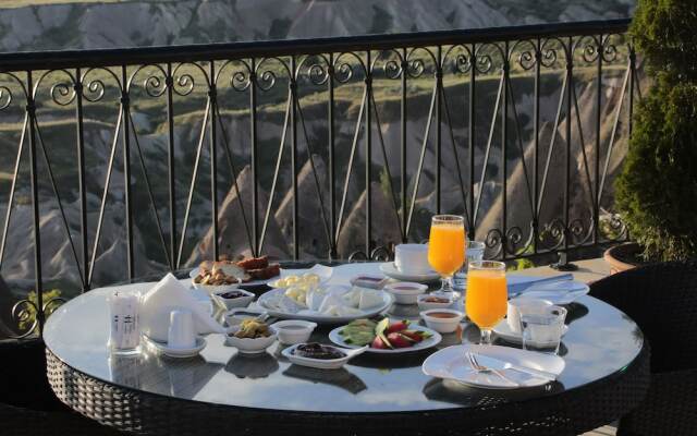 Romance Cave Suites