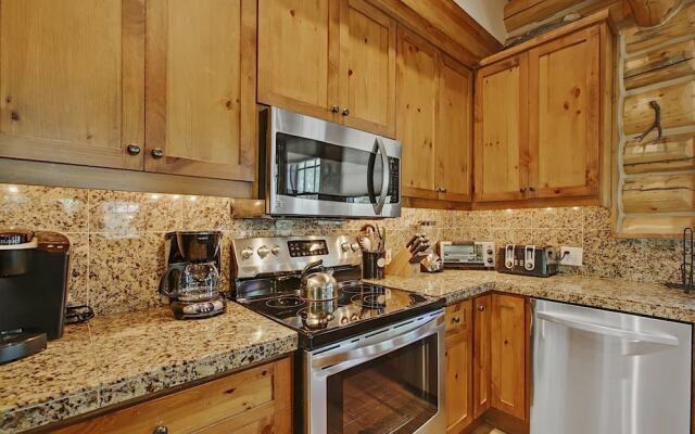 Abode at Moosehead Cabin