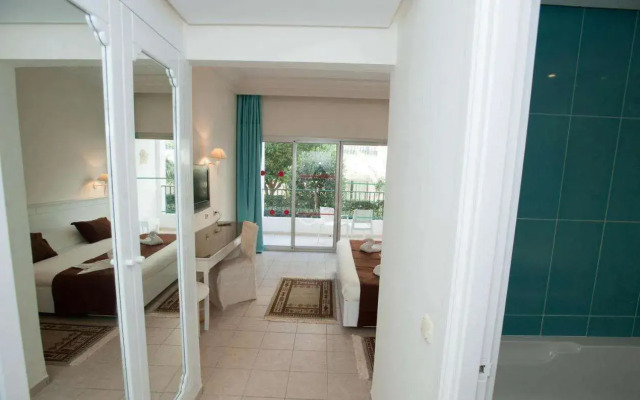 Soviva Resort - Families Only