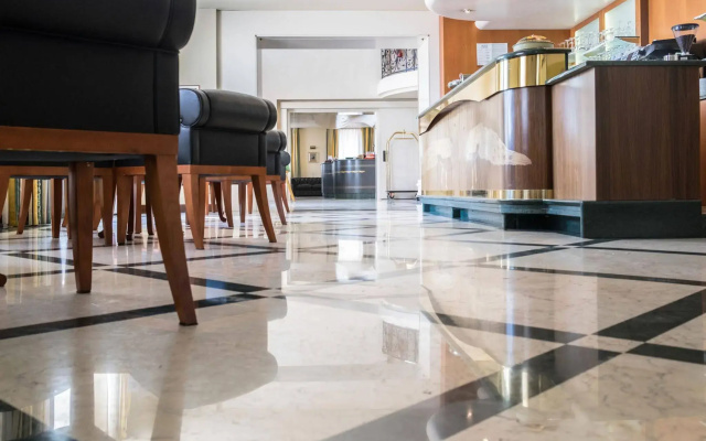 PHI Hotel Astoria