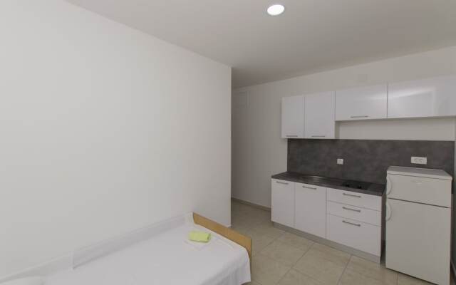 Apartments and Room Central Position