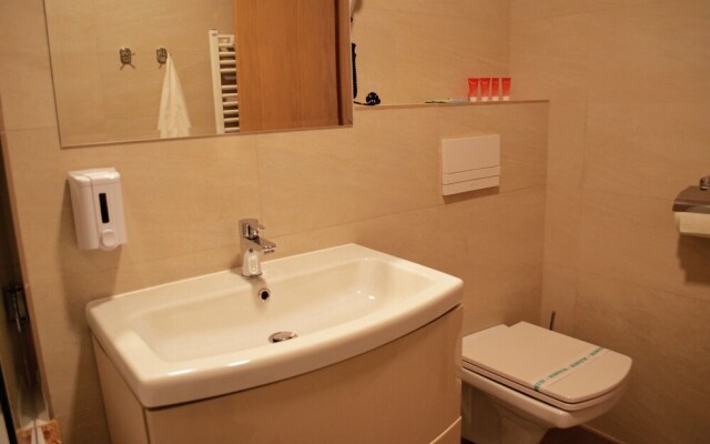5 Star Residence