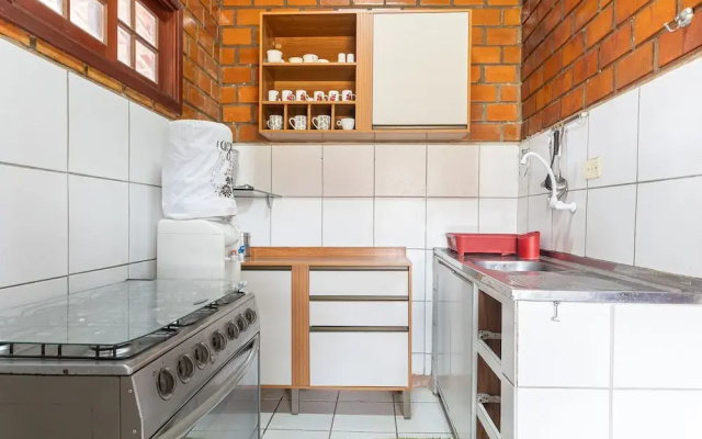 Casa 3Qt-Piscina no Cond.-Churrasq SH136