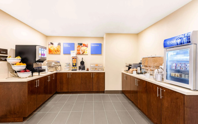 Comfort Inn & Suites