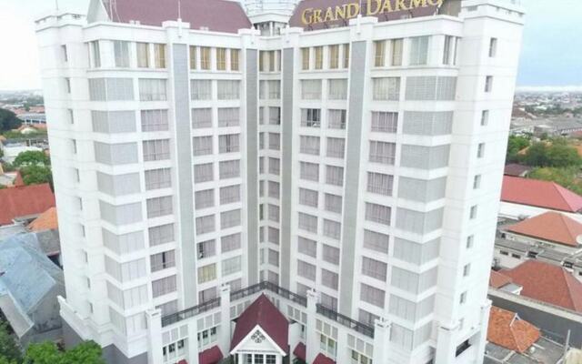 Grand Darmo Suite by AMITHYA