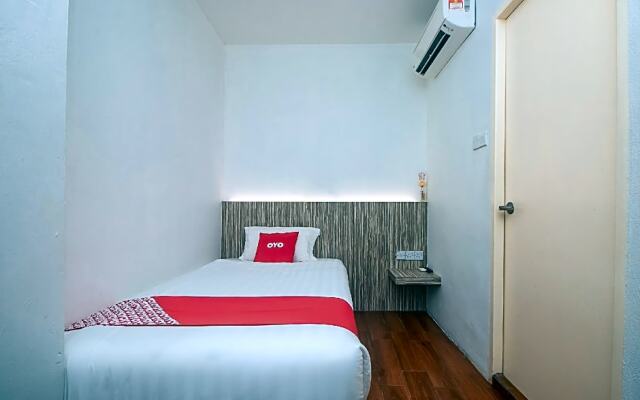 OYO 90102 7 Days Lodge