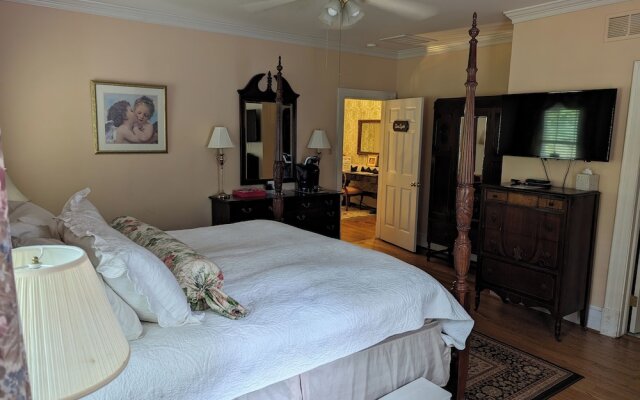 The Virginia Cliffe Inn