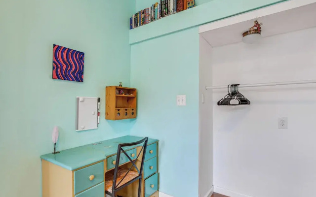 Walk to Highland Park: Artsy Pittsburgh Retreat!