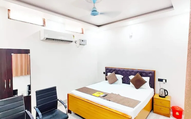 Hotel Mateshwari Palace Ayodhya