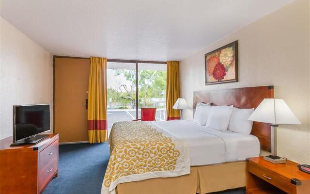 Days Inn & Suites Clermont