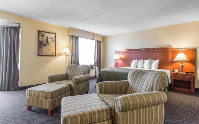Quality Inn & Suites Bay Front